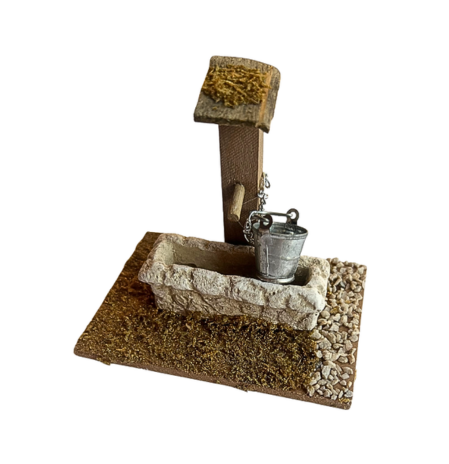 Eckiger Brunnen für Krippe